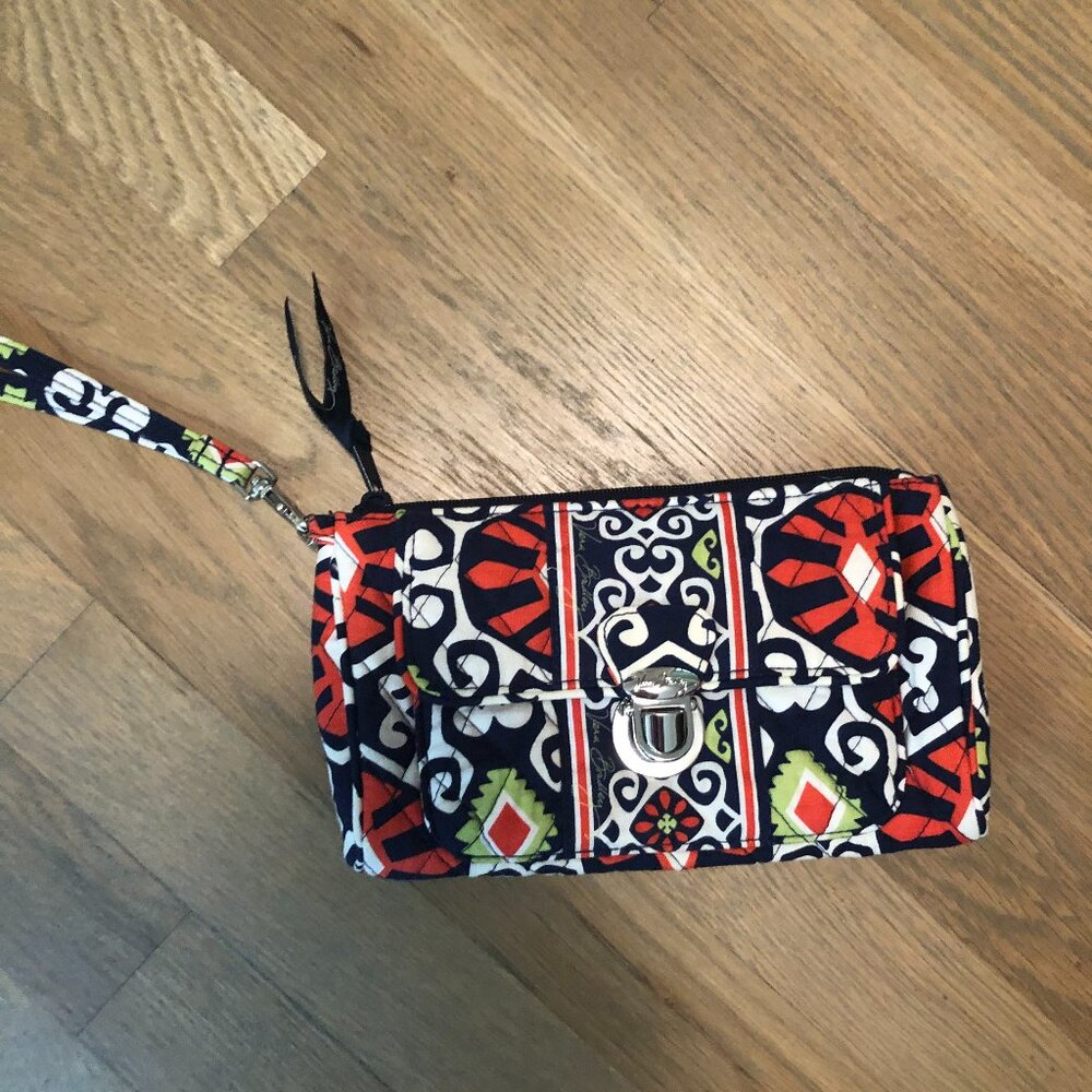 Vera Bradley purse with wristlet strap
